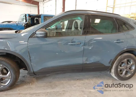 2025 Ford Escape St-Line z USA, uszkodzony, nr VIN 1FMCU9MN2SUA68500